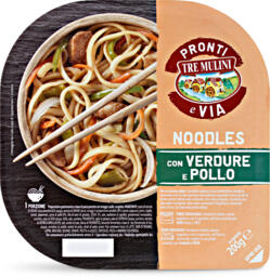 Noodles con verdure e pollo