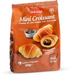Mini croissant con crema al cioccolato con nocciola
